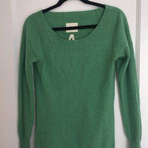 Light green 100% cashmere sweater